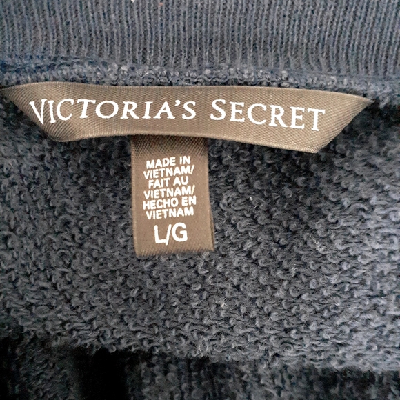 Victoria secret squins sweater size Large. - Picture 8 of 8